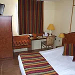 Logis فندق