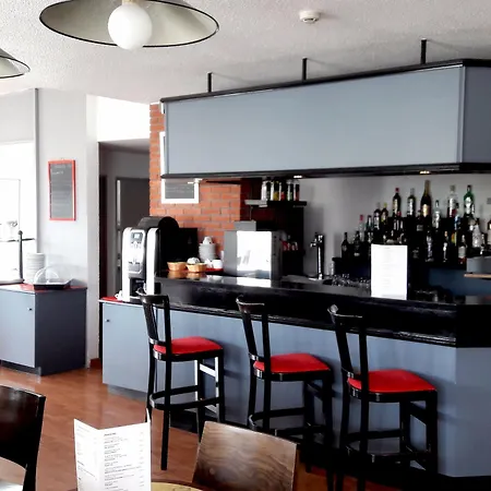 Logis & Restaurant & Bar Le 3* Καλέ