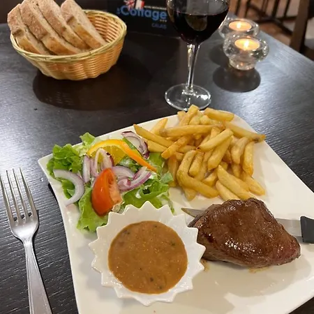 Logis & Restaurant & Bar Le