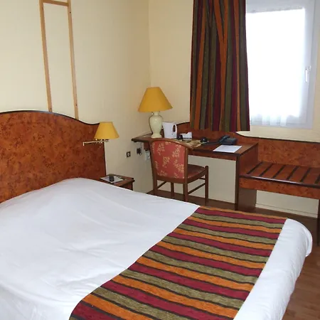 Hotel Logis Hôtel&restaurant&bar Le Calais