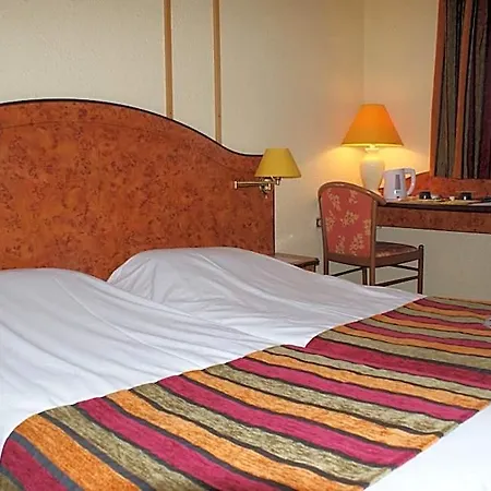 Ξενοδοχείο Logis & Restaurant & Bar Le 3*