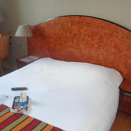 Logis & Restaurant & Bar Le